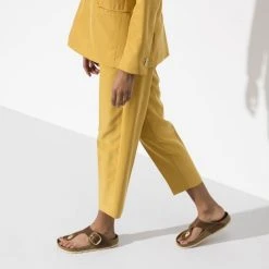 Birkenstock Women's Gizeh Big Buckle Leather In Cognac 11 Birkenstock Women's Gizeh Big Buckle Leather In Cognac -Birkenstock Shop 1018785 f look f 1100x